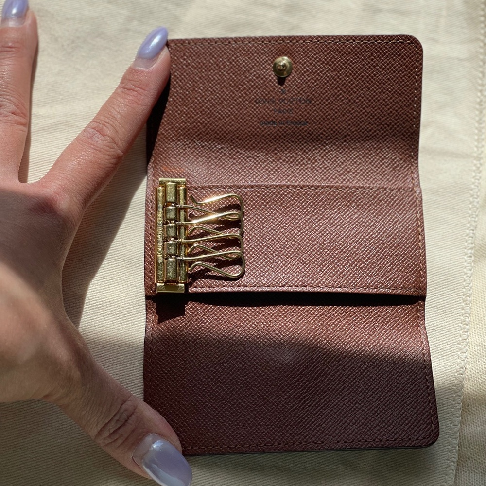 Louis Vuitton Monogram 4 Key Multicles Holder - image 5